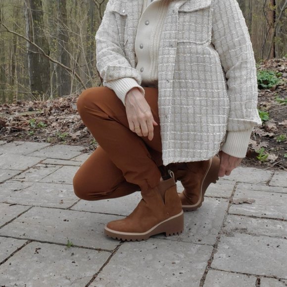 Dolce + Vita Huey H20 brown suede boots  *waterproof* NIB - Picture 4 of 5